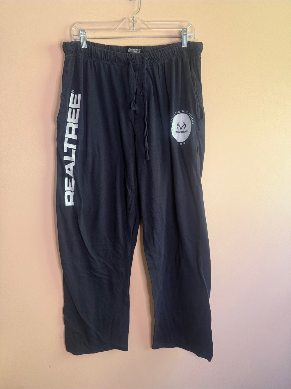 Realtree Black Men’s Sweatpants with White Logo